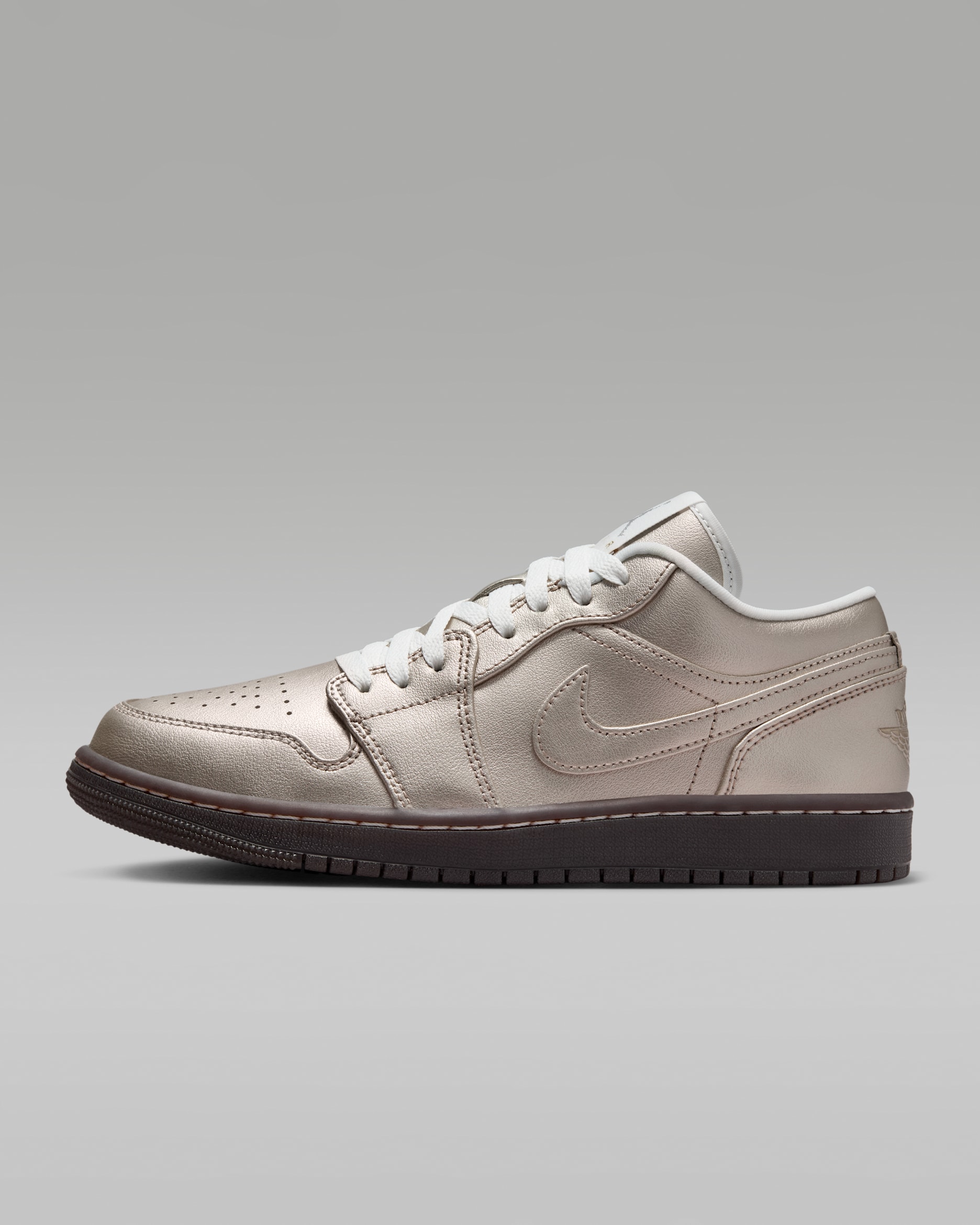 【新品】NIKE W AIR JORDAN 1 LOW SE メタリックゴールド Air Jordan 1 Low SE Women's Shoes. Nike JP